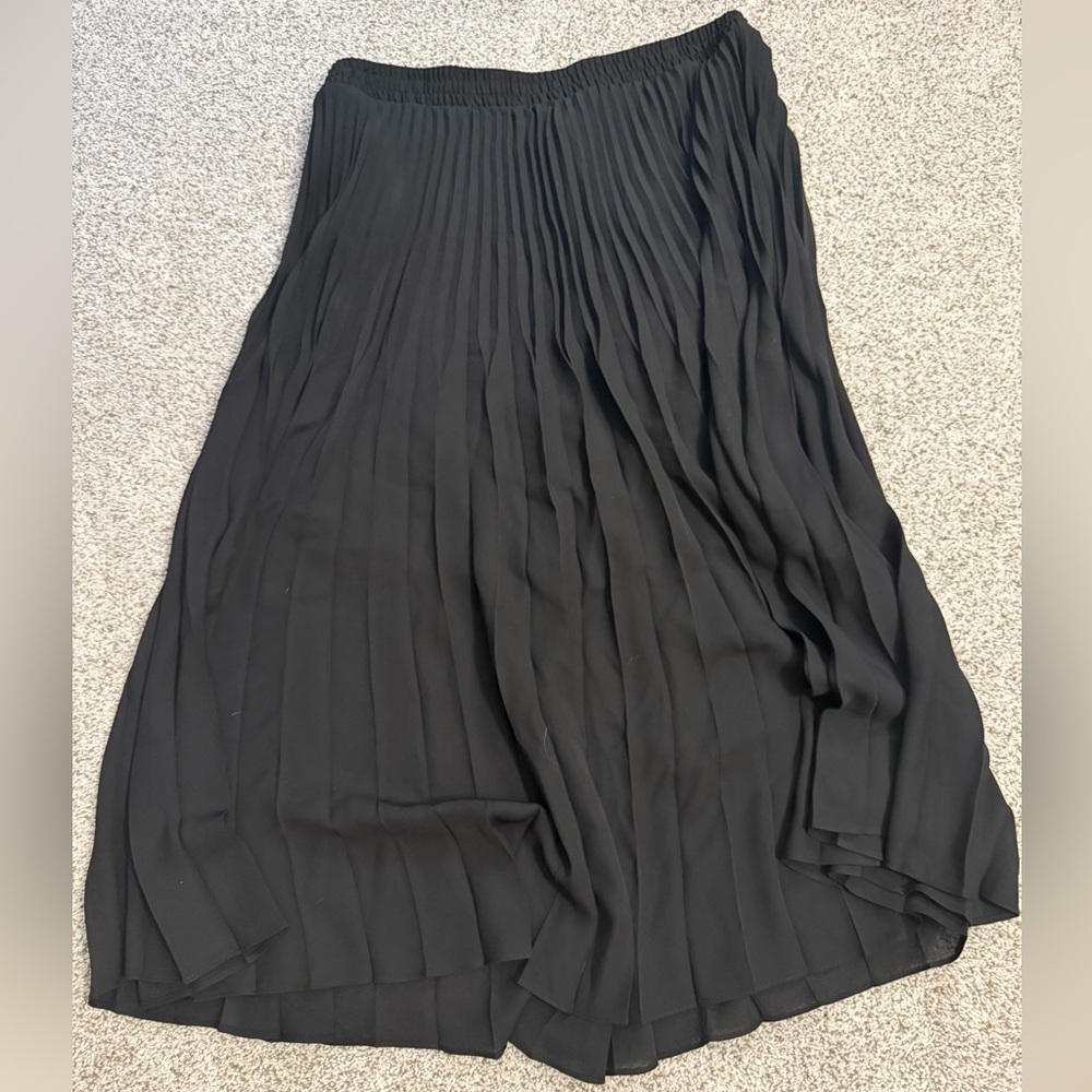 Max Studio Black Midi Skirt
